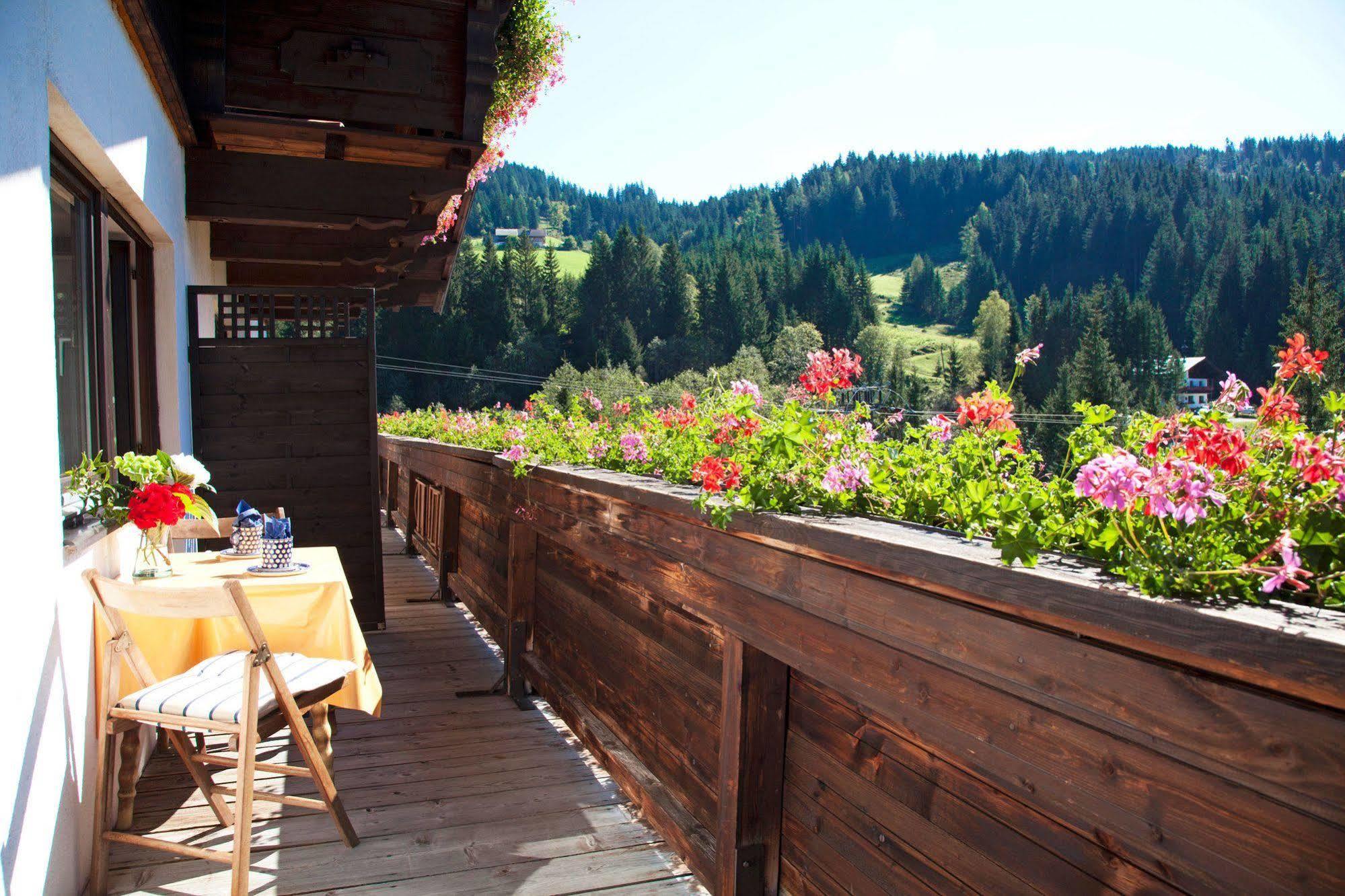 B&B Landhaus Vierthaler Filzmoos Bagian luar foto